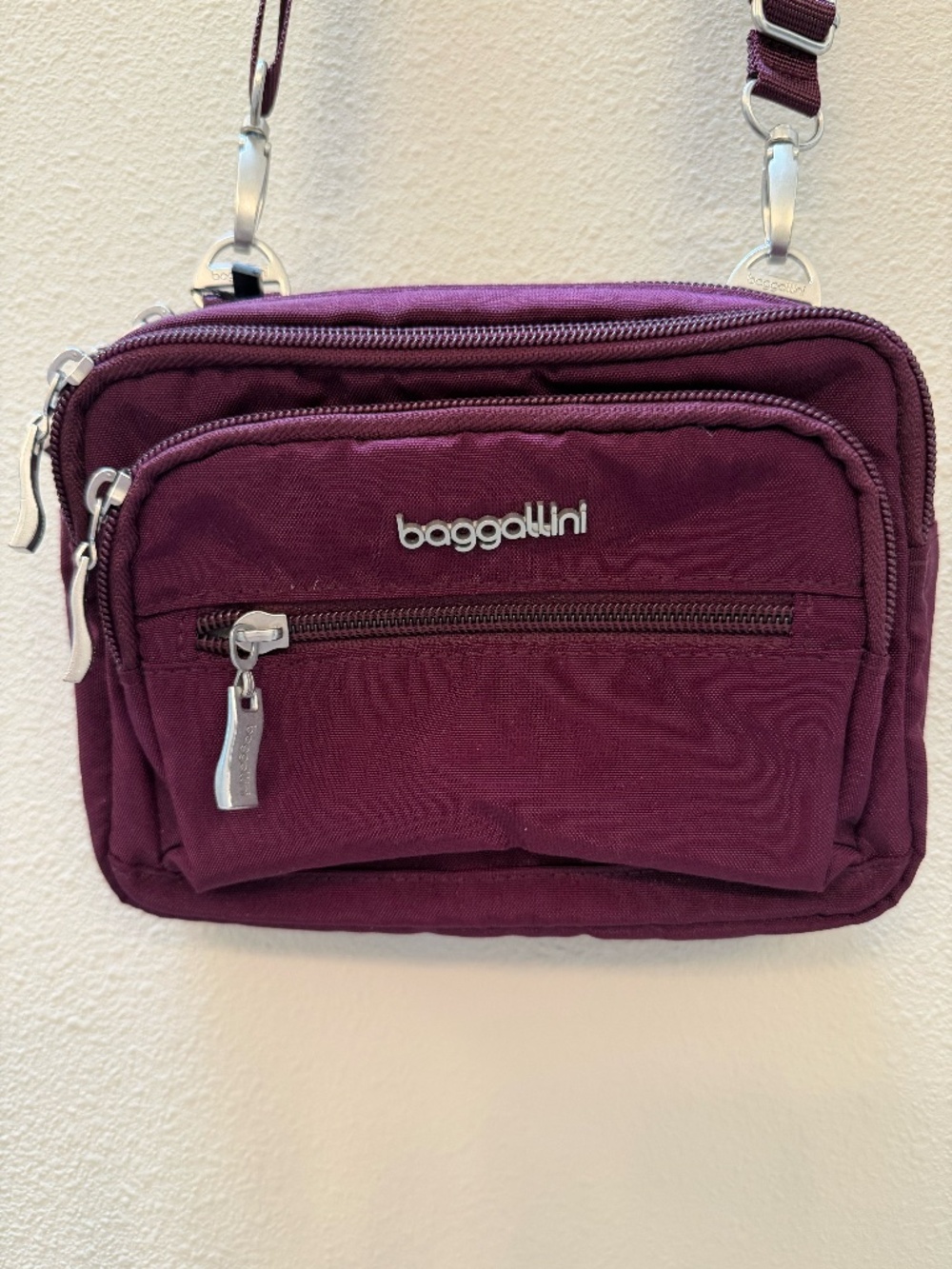 Baggallini Triple Zip crossbody purse